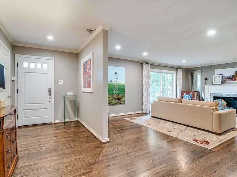 3312 Villanova St — Photo 16