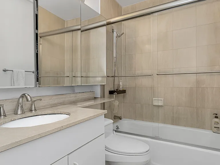 215 W 95th St #15F — Photo 6