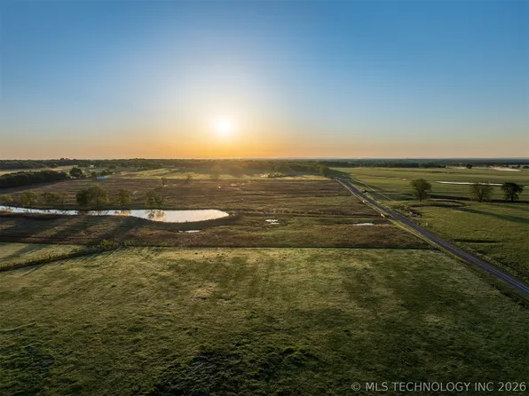 4 N 300th Rd, Okmulgee, OK 74447