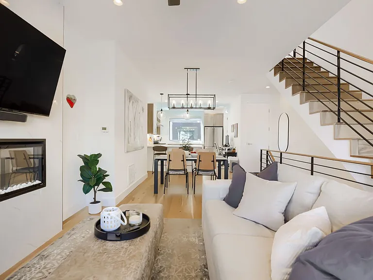 2465 Walnut St #2 — Photo 12