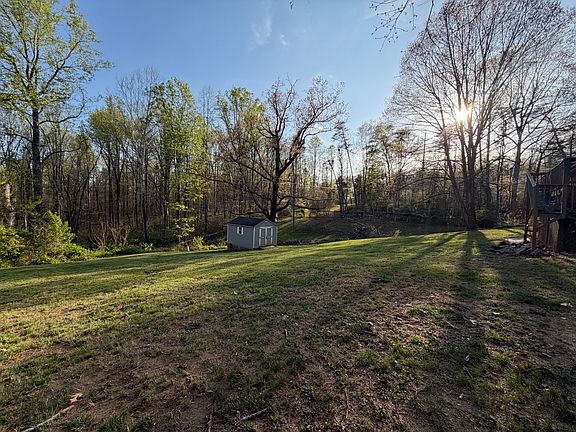 2nd image of 1437 Dudley Mountain Rd