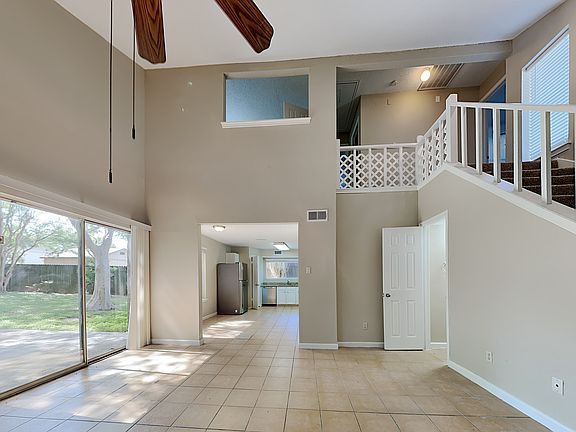 3rd image of 8527 Woodland Willows Dr