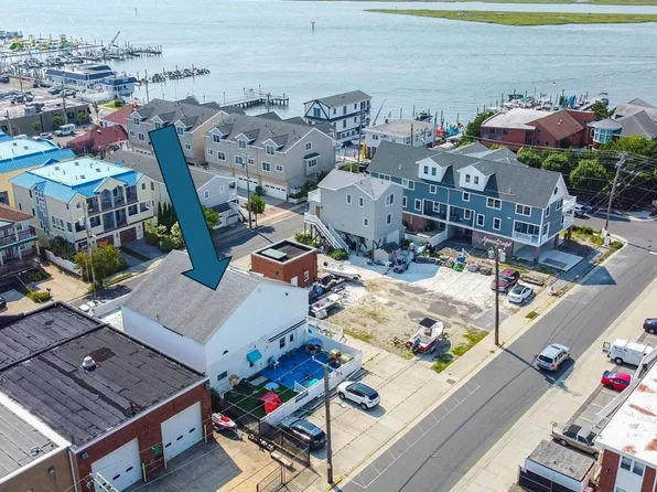 215 N Decatur Ave, Margate City, NJ 08402