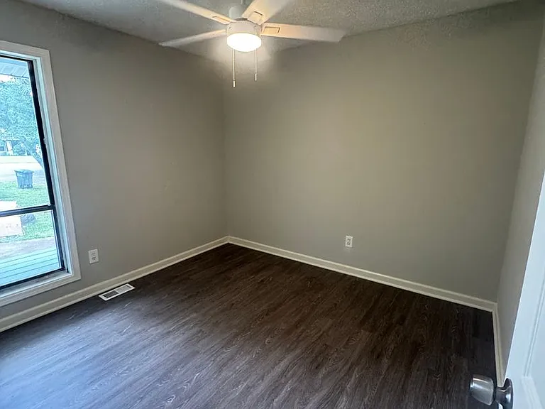370-372 Booth Cir SW #370-372 — Photo 6