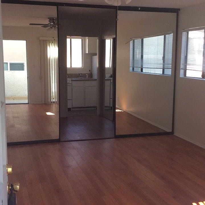 2nd image of 2581 S Sepulveda Blvd APT 1