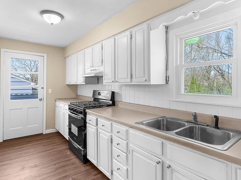 510 Devitt Ave #1 — Photo 21