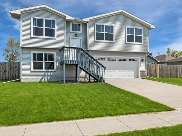 2202 Sunflower St, Perry, IA 50220