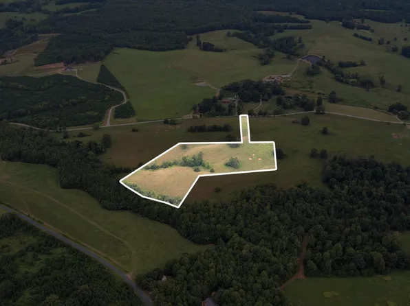 16 Blue Ridge Dr, Appomattox, VA 24522