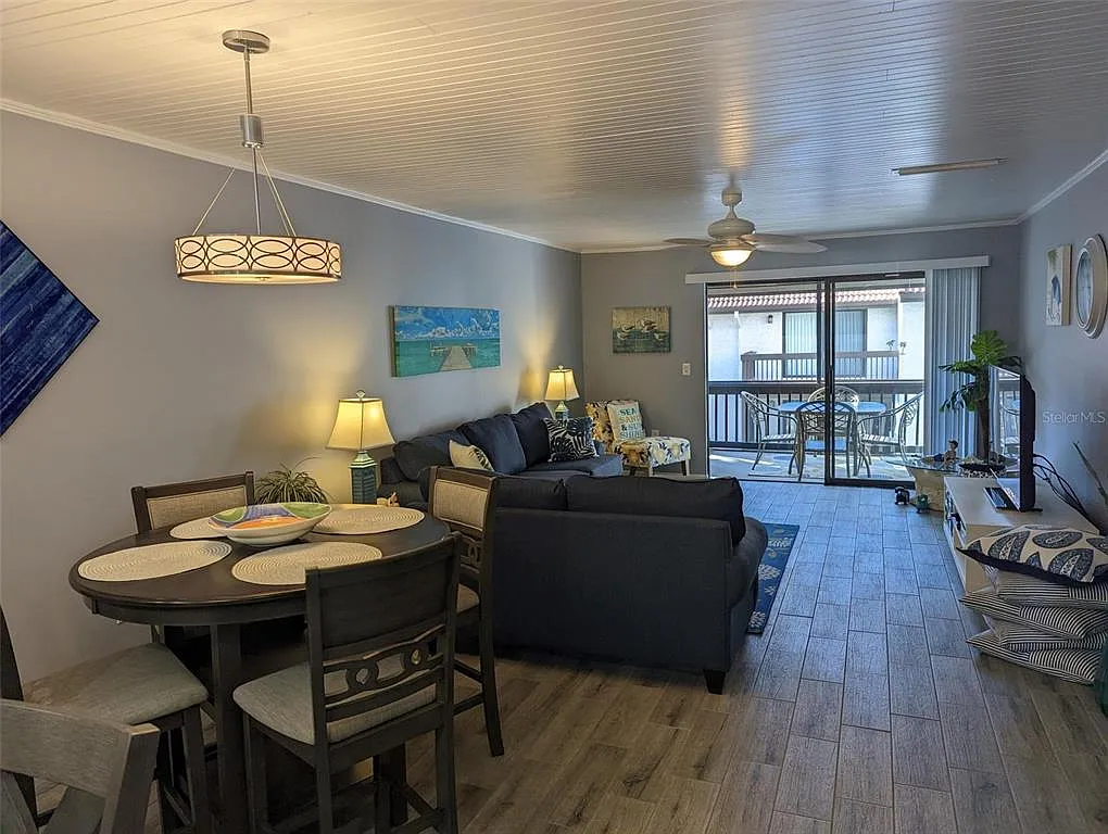 2 bed, 2.0 bath, 1016 sqft, $2,500 — Photo 4