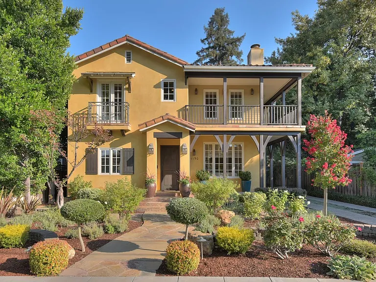 1190 Willow Glen Way — Photo 1