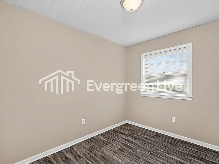126 Leland St — Photo 11
