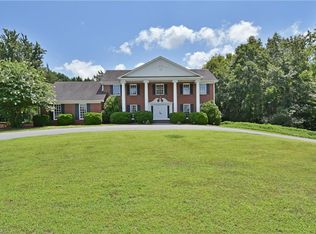 4414 Robinhood Rd, Winston Salem, NC 27106