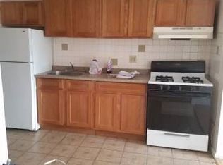 134 Willard St APT 14, Lowell, MA 01850