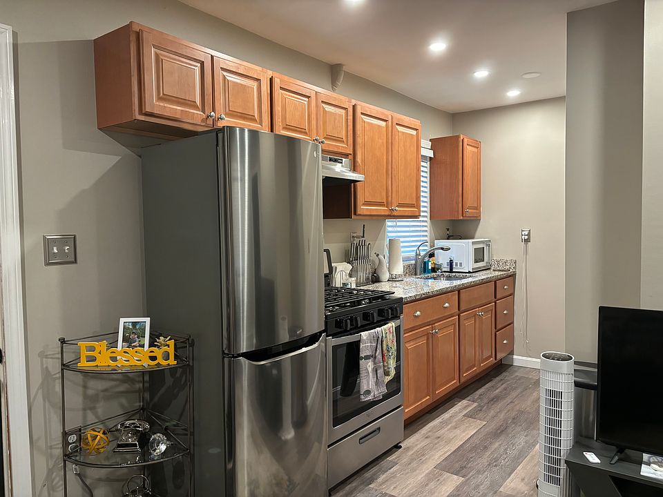 34 Winter St Franklin MA Zillow