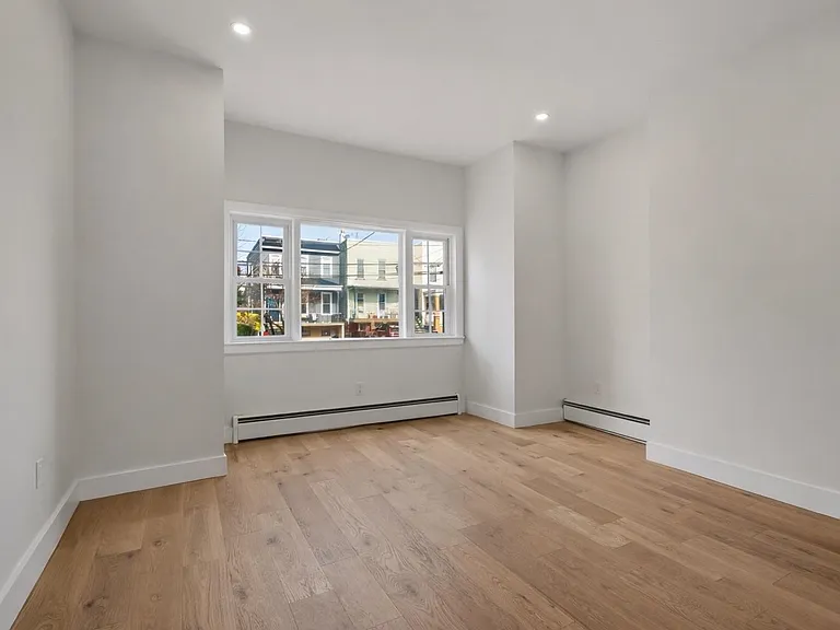 1102 Central Ave #1 — Photo 7