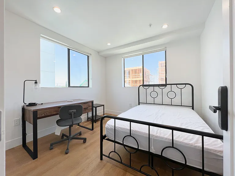 3100 S Normandie Ave — Photo 14