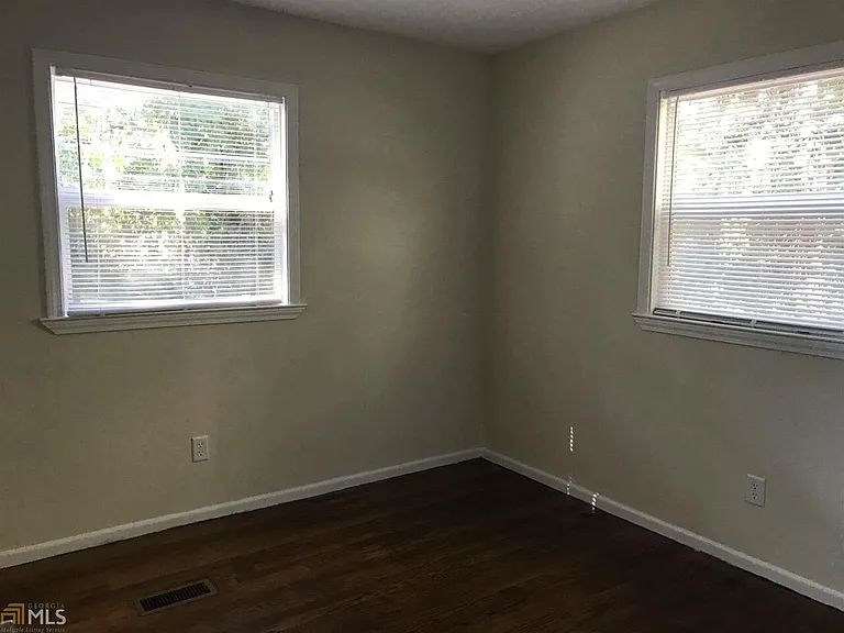 131 Pineview Dr — Photo 7