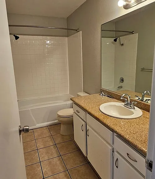 1153 E Foster Rd #A — Photo 14