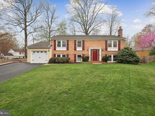 1550 Powells Tavern Pl, Herndon, VA 20170