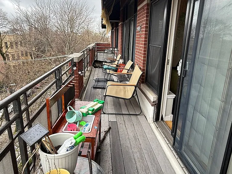 1542 N Damen/2010 W Pierce — Photo 8