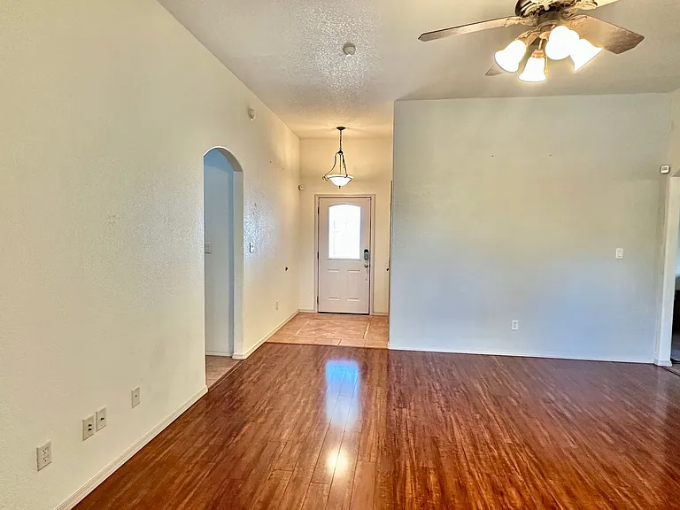 1104 San Miguel — Photo 15