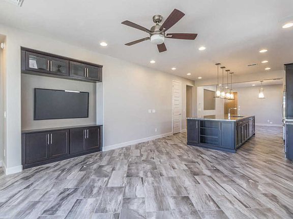3rd image of 10327 W Pima St