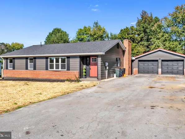 211 Della Ln, Boonsboro, MD 21713