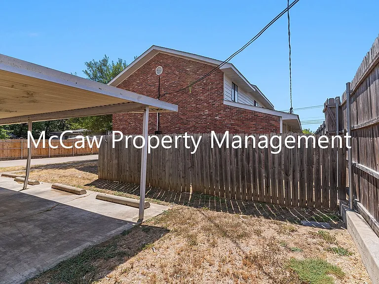 210 Rolston Rd #4 — Photo 21