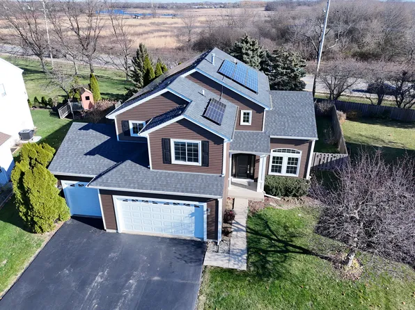 480 Wright Dr, Lake In The Hills, IL 60156