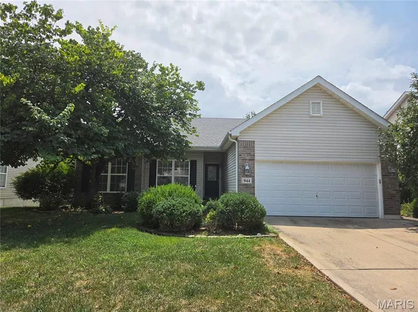 944 Daffodil Ridge Dr, O'Fallon, MO 63366