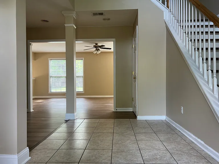 3885 Winthrop Dr — Photo 3