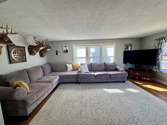 3rd image of 216 S Main St