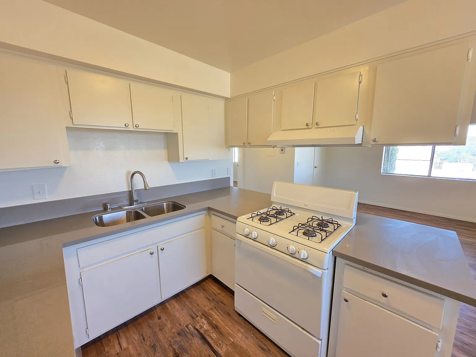 2 bed, 782 sqft, $1,375 — Photo 4