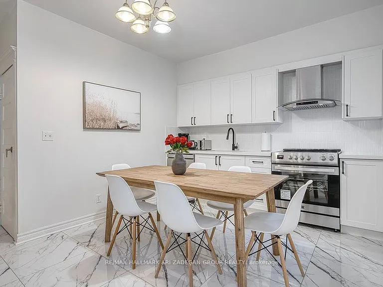 151 Broadview Ave — Photo 5