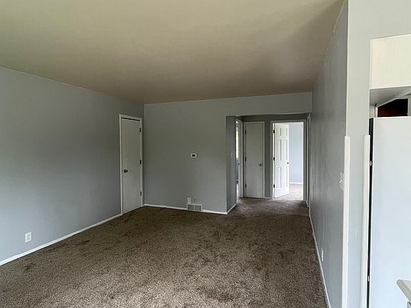 5th image of 3704 Parkway Blvd #B