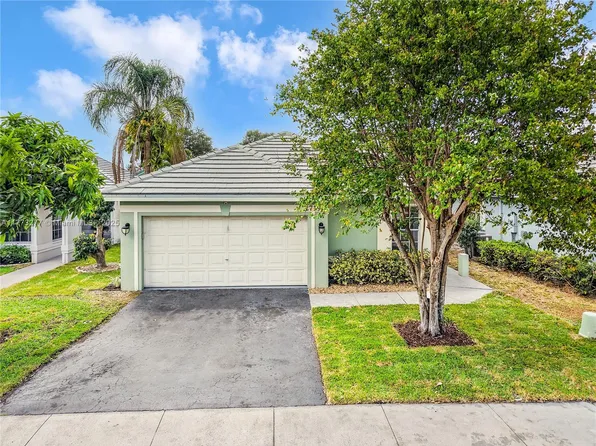 2719 Arrowwood Ct, Davie, FL 33328