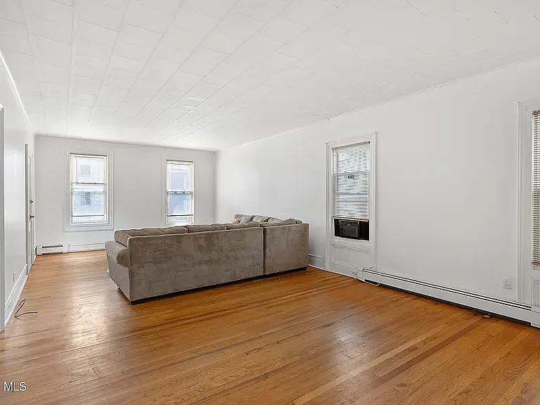 2 bed, 1000 sqft, $1,500 — Photo 4