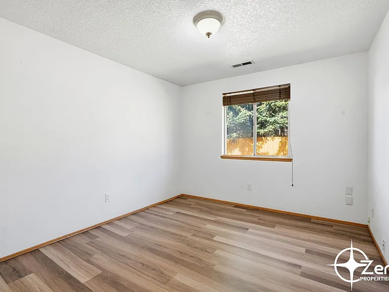 17403 NE 3rd St — Photo 20