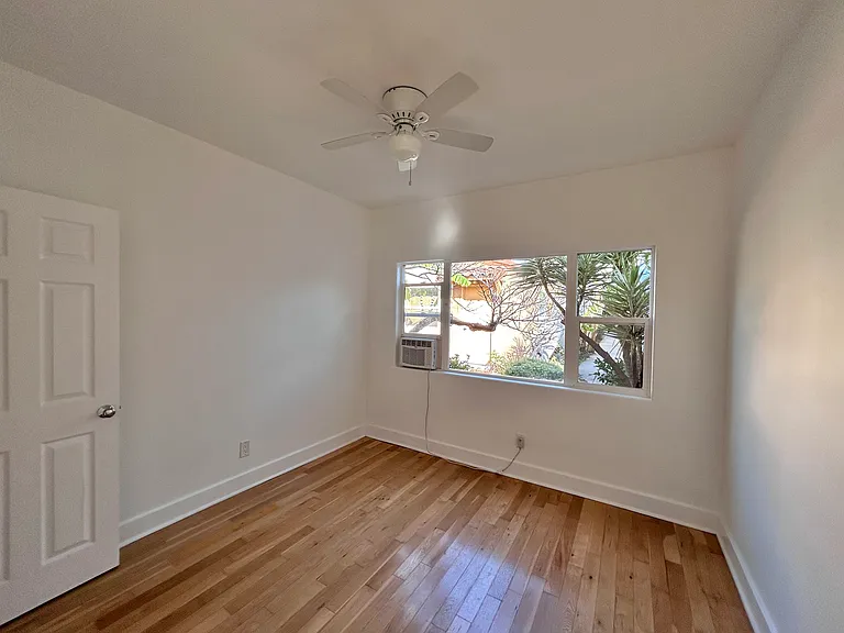 1335 N Harvard Blvd #1331-1/2 — Photo 15