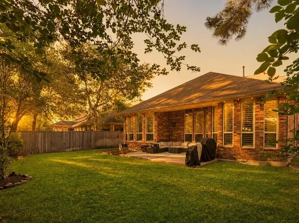 103 S Vershire Cir, Magnolia, TX 77354