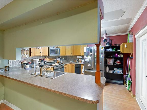 5th image of 1500 W Esplanade Ave APT 1B