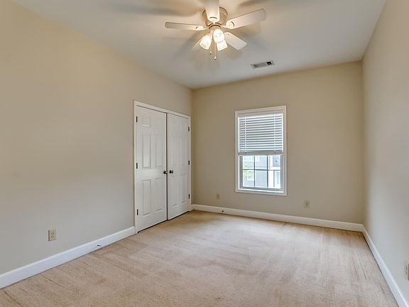 4th image of 400 Wesley Pl