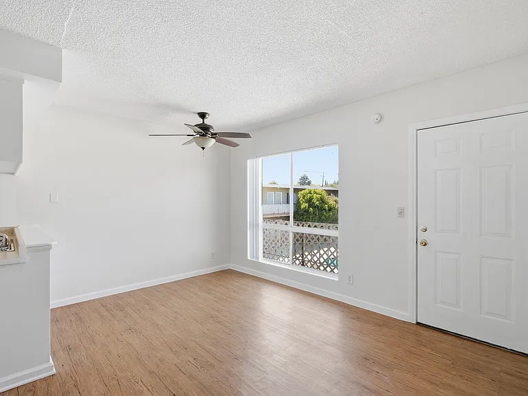 475 E Foothill Blvd — Photo 14