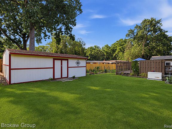 5th image of 4474 Cedardale Ln