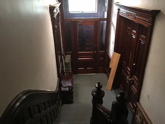 Rented by Perry Associates NYC Inc | media 23