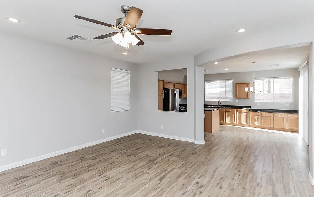 3 bed, 2.5 bath, 1831 sqft, $2,220 — Photo 4