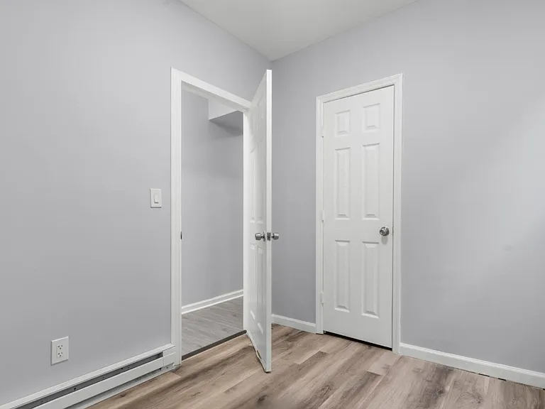 32 Van Cortlandt Park Ave — Photo 10