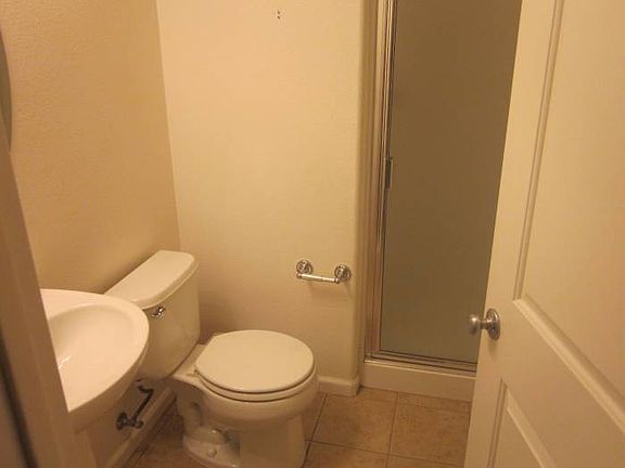 1st floor Bathroom