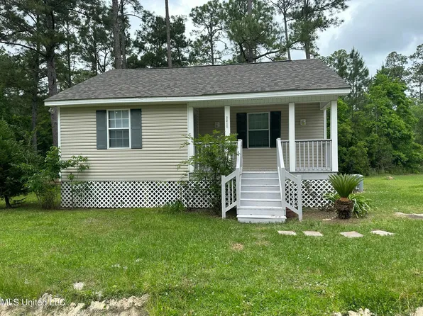 7060 Jefferson St, Bay Saint Louis, MS 39520