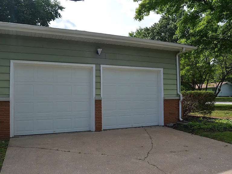 2262 E Bancroft St — Photo 4